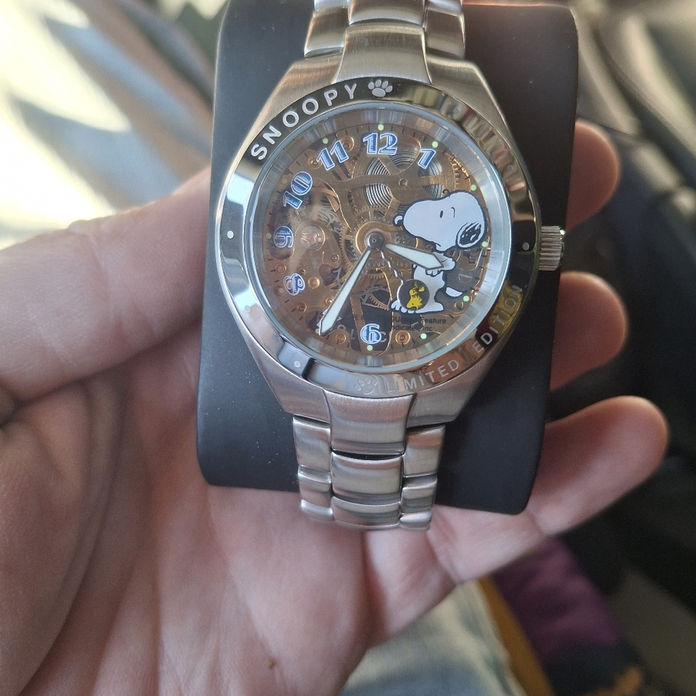 Snoopy auto watch limited edition